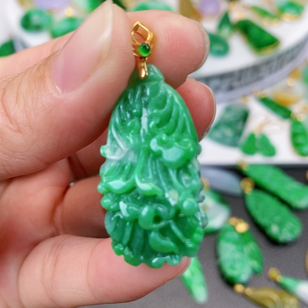 翡翠吊坠(不含链)18K金镶嵌