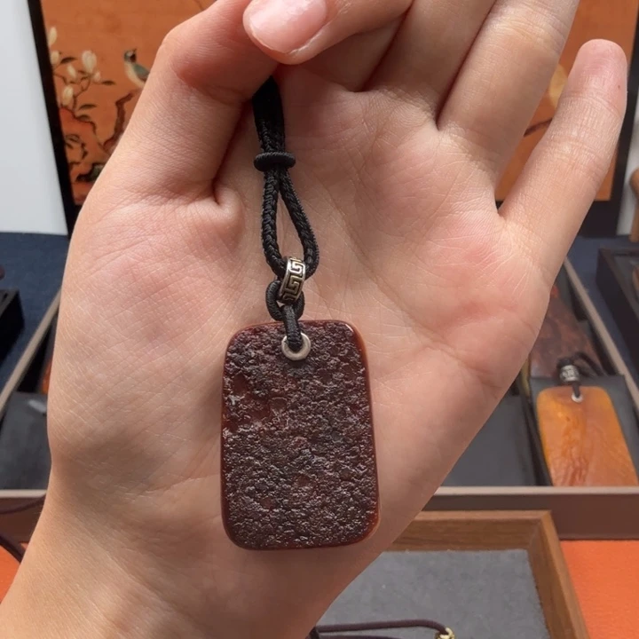 蜜蜡未镶嵌吊坠(赠链)