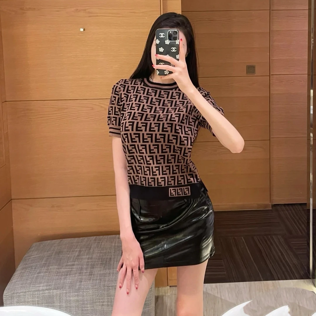 未使用 FENDI/芬迪 000355  棕色粘胶纤维满印老花针织短袖 40码