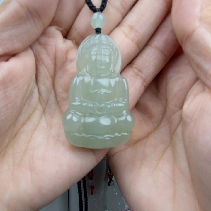 貪****颈饰未镶嵌石英质玉