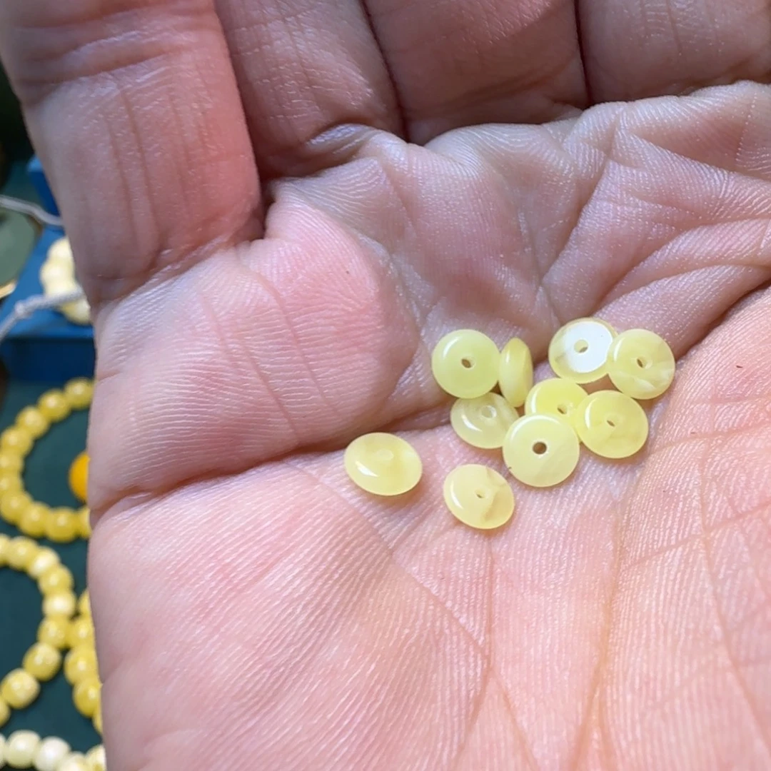 奶***呼蜜蜡未镶嵌珠宝奇石