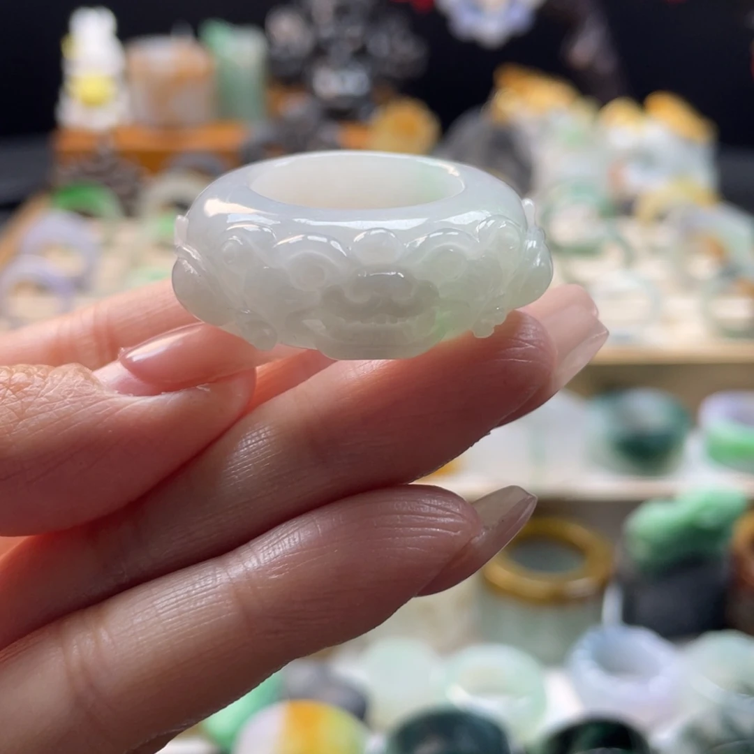 定制翡翠未镶嵌戒指