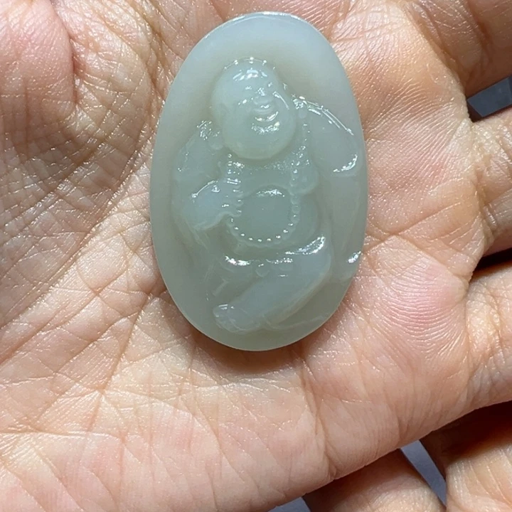 和田玉未镶嵌颈饰且末佛