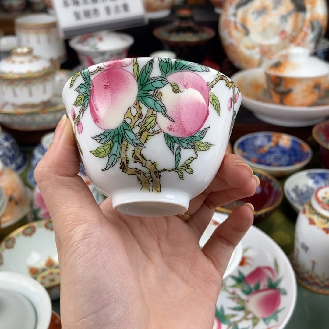 陶瓷的设计师是一个