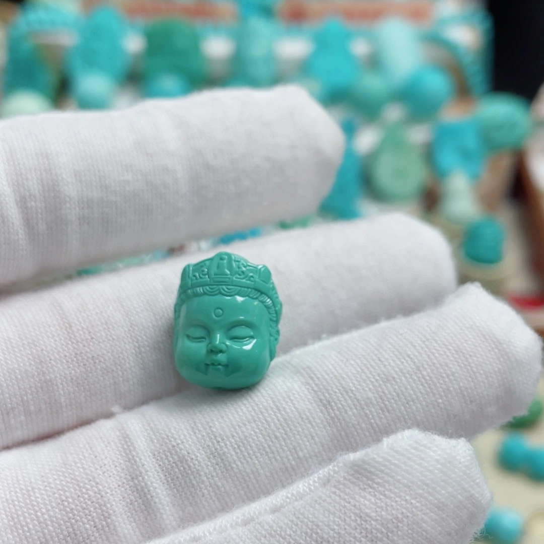 绿松石未镶嵌珠宝奇石