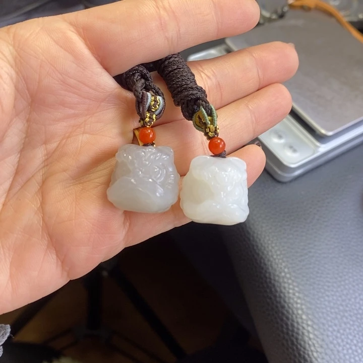 和田玉未镶嵌颈饰拍一发二