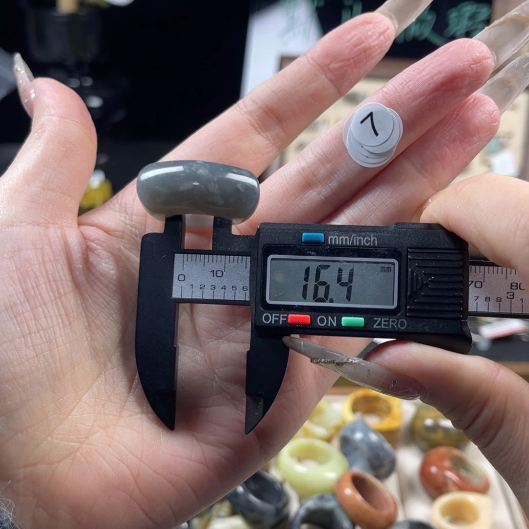 蛇纹石玉未镶嵌戒指