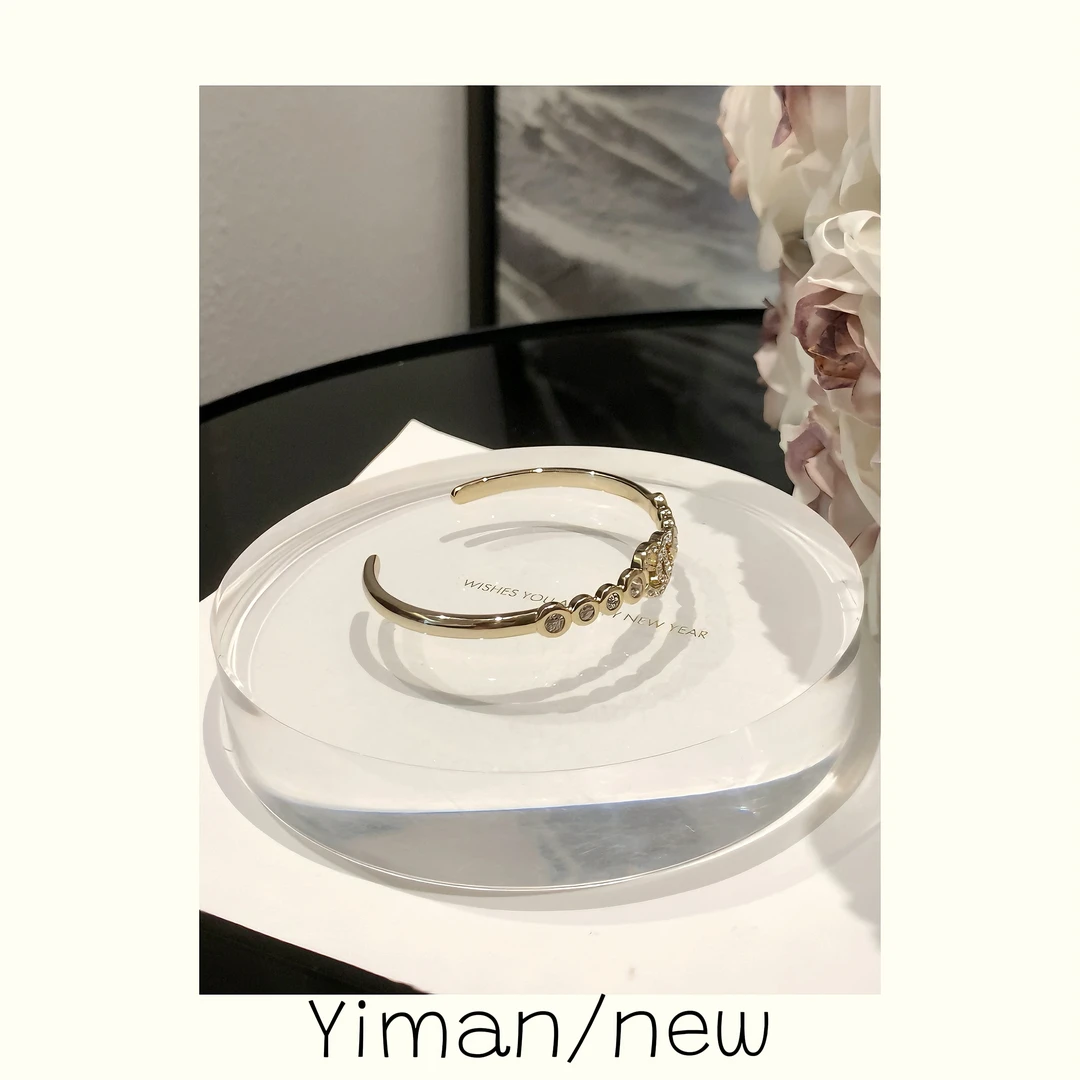 铜合金合成锆石手镯 轻奢简约小钻点缀开口手镯MZ3665