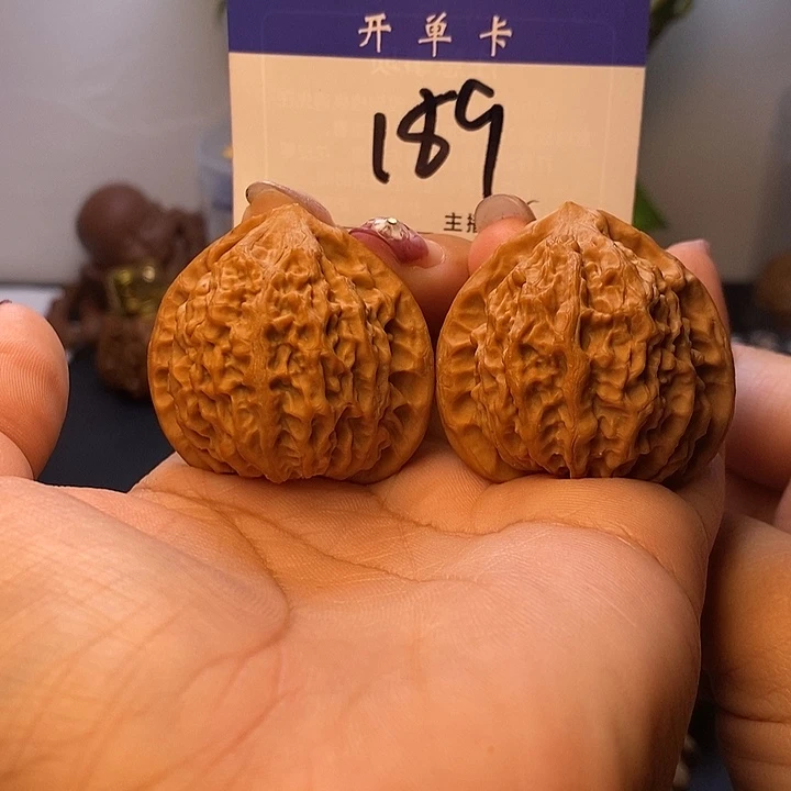吊坠桃核金牛40无刀痕s
