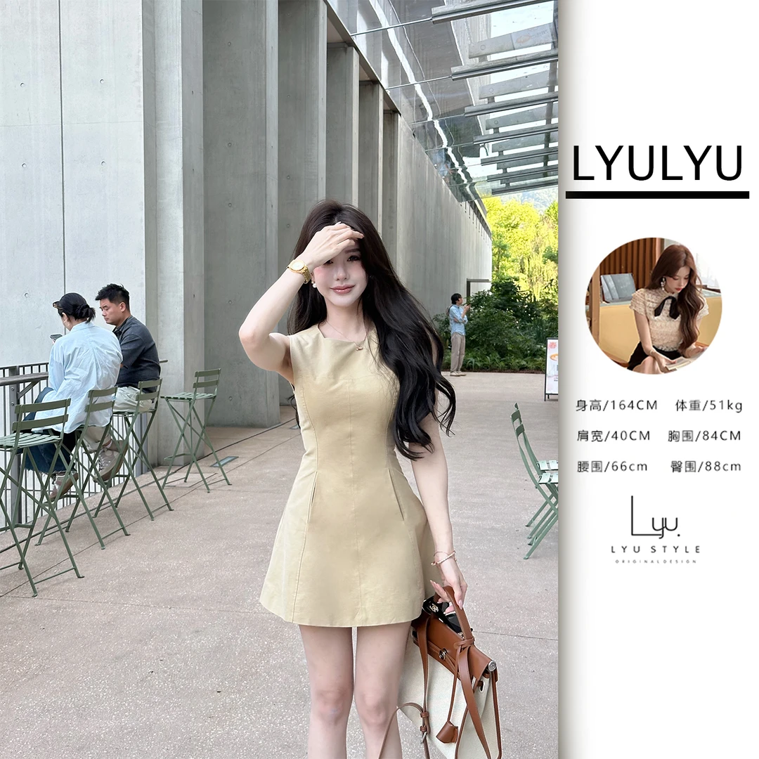 LYU【留学千金】高级感无袖收腰背心连衣裙 VVX4LYQ2931