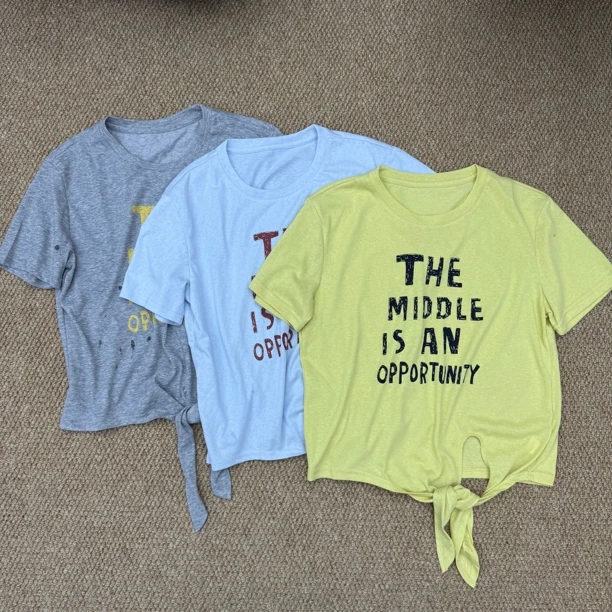 静静推荐 新款系带字母圆领上衣22c5113