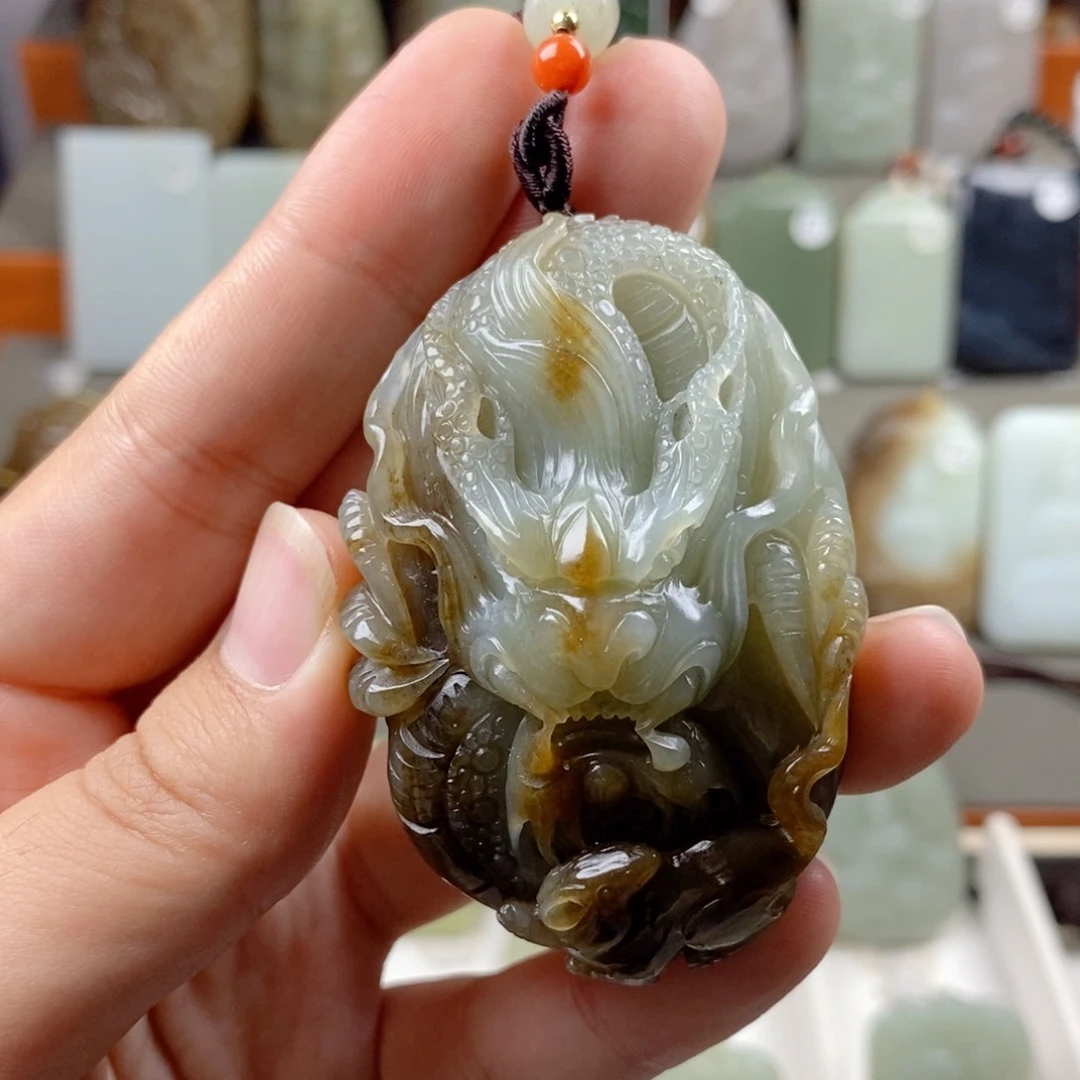 和田玉（糖玉）未镶嵌颈饰