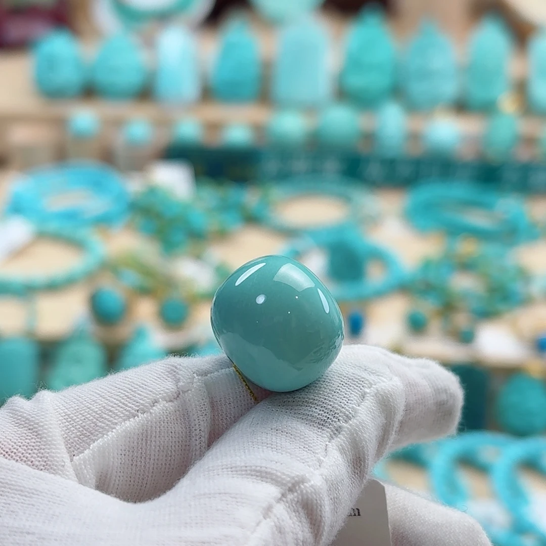 绿松石未镶嵌珠宝奇石