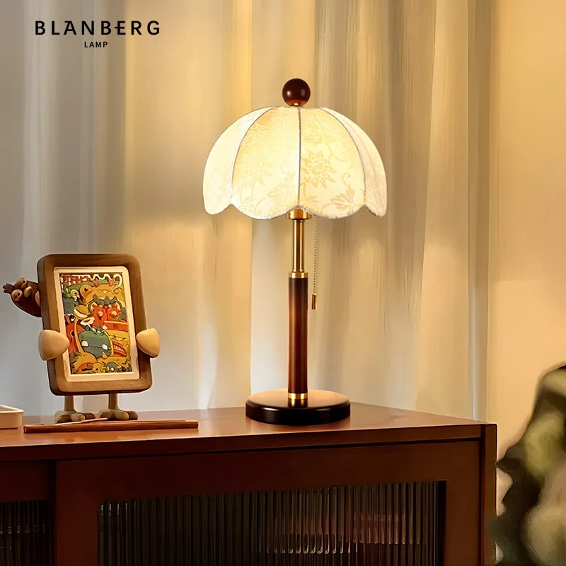 复古布艺台灯法式中古风轻奢氛围感装饰灯设计师高级感卧室床头灯