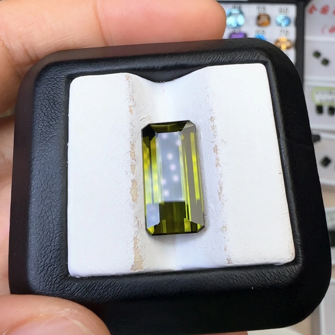 珠宝半成品碧玺未镶嵌天然7.76克拉