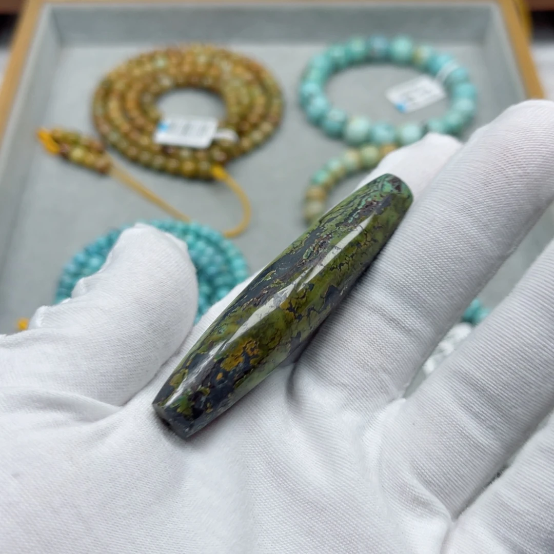 绿松石未镶嵌挂件