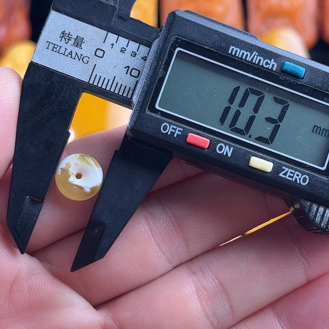 未镶嵌蜜蜡珠宝奇石