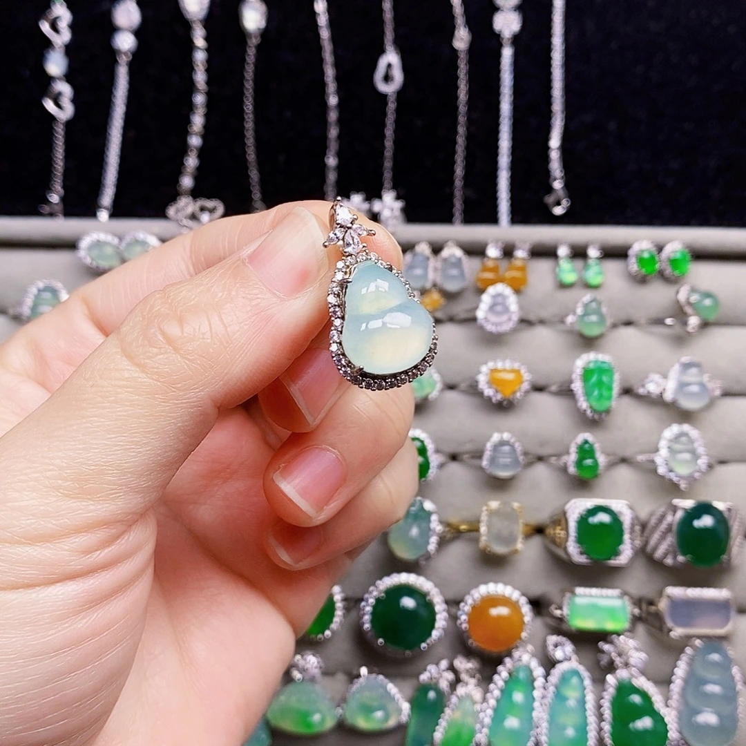 翡翠银S925镶嵌颈饰葫芦