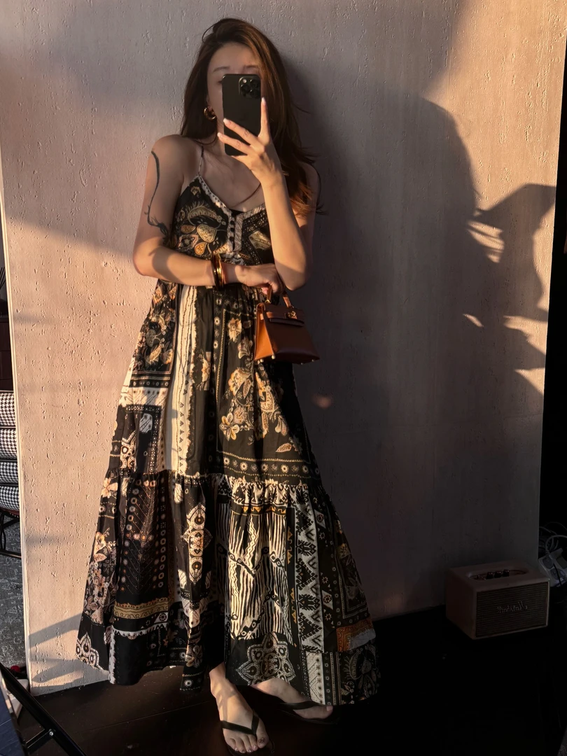 【CHU/2025SSNEW】《澜梦》吊带民族风连衣裙WHC2534