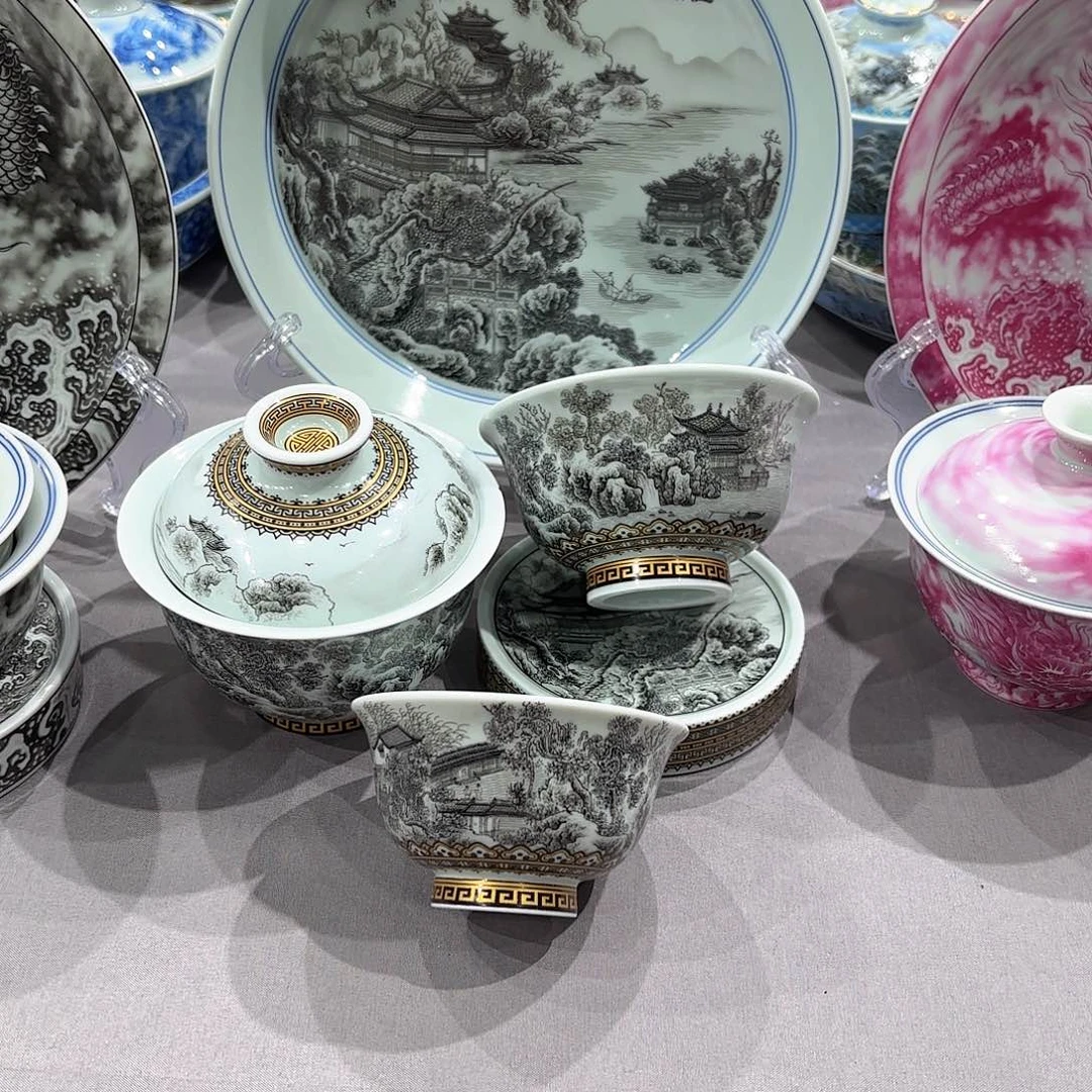 瓷片景德镇陶瓷学院副院长兼美术