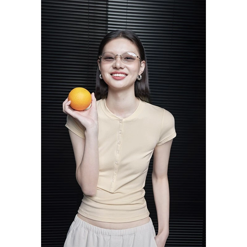 moment黄色短袖t恤女2025夏季新款爆款设计感轻奢高级感修身百搭