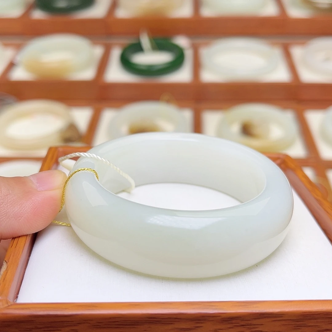 和田玉手镯未镶嵌50.2