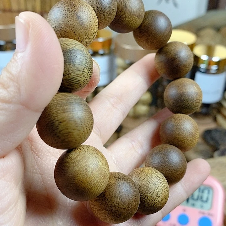 沉香碎屑沉香姑**看柬埔寨1.8