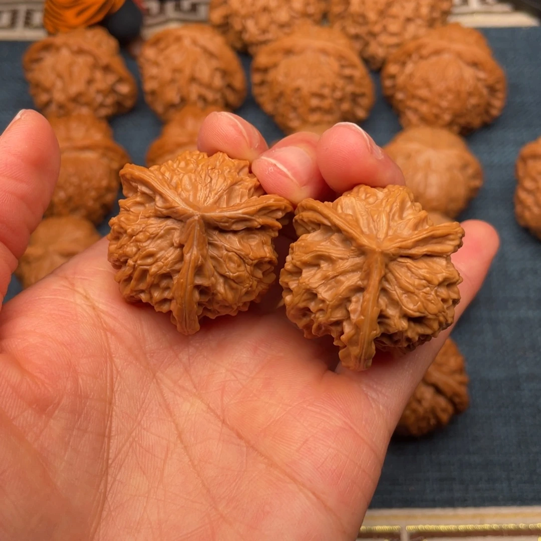 文玩核桃把件37毕业矮桩正奔