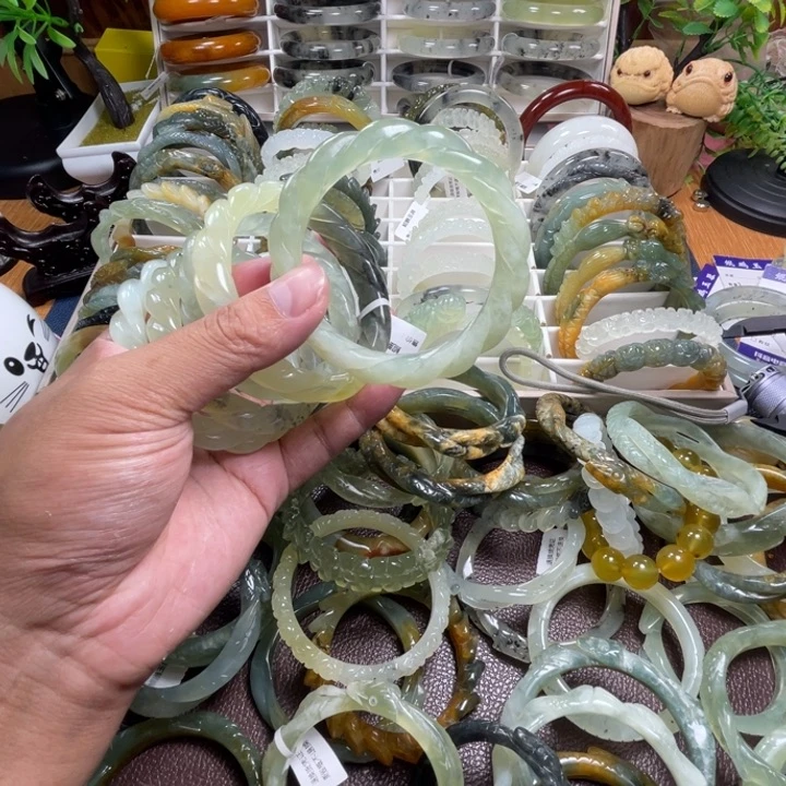 未镶嵌蛇纹石玉手镯