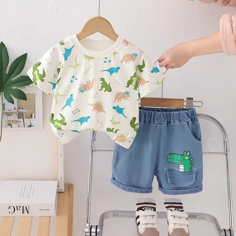 2025夏季新款男童短袖T恤洋气儿童卡通恐龙满印圆领帅气宝宝夏装