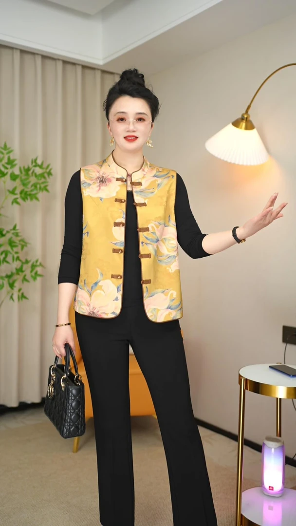 2025新款大码中老年妈妈装马甲马夹外披1