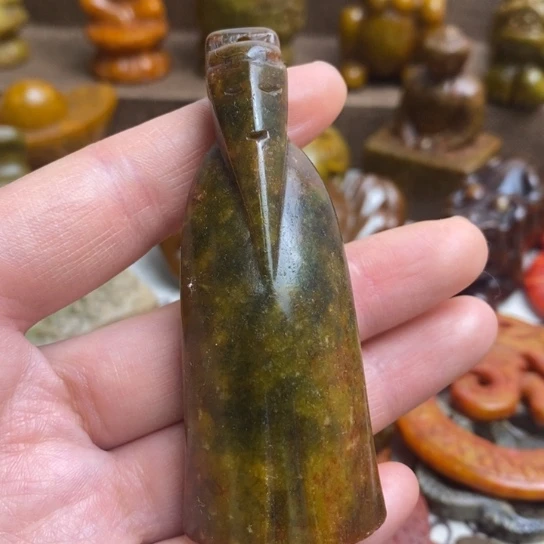 蛇纹石玉未镶嵌颈饰129