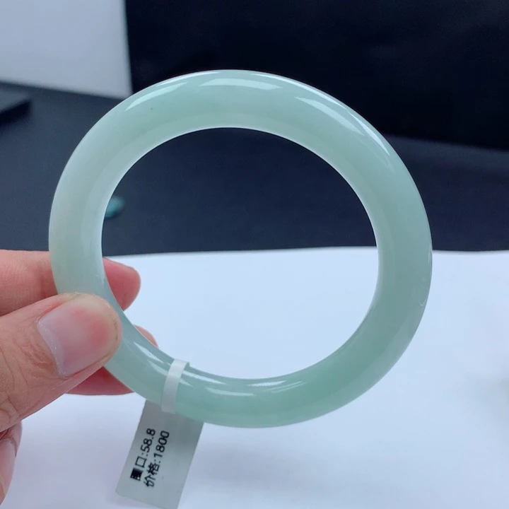 翡翠手镯未镶嵌58苹果绿
