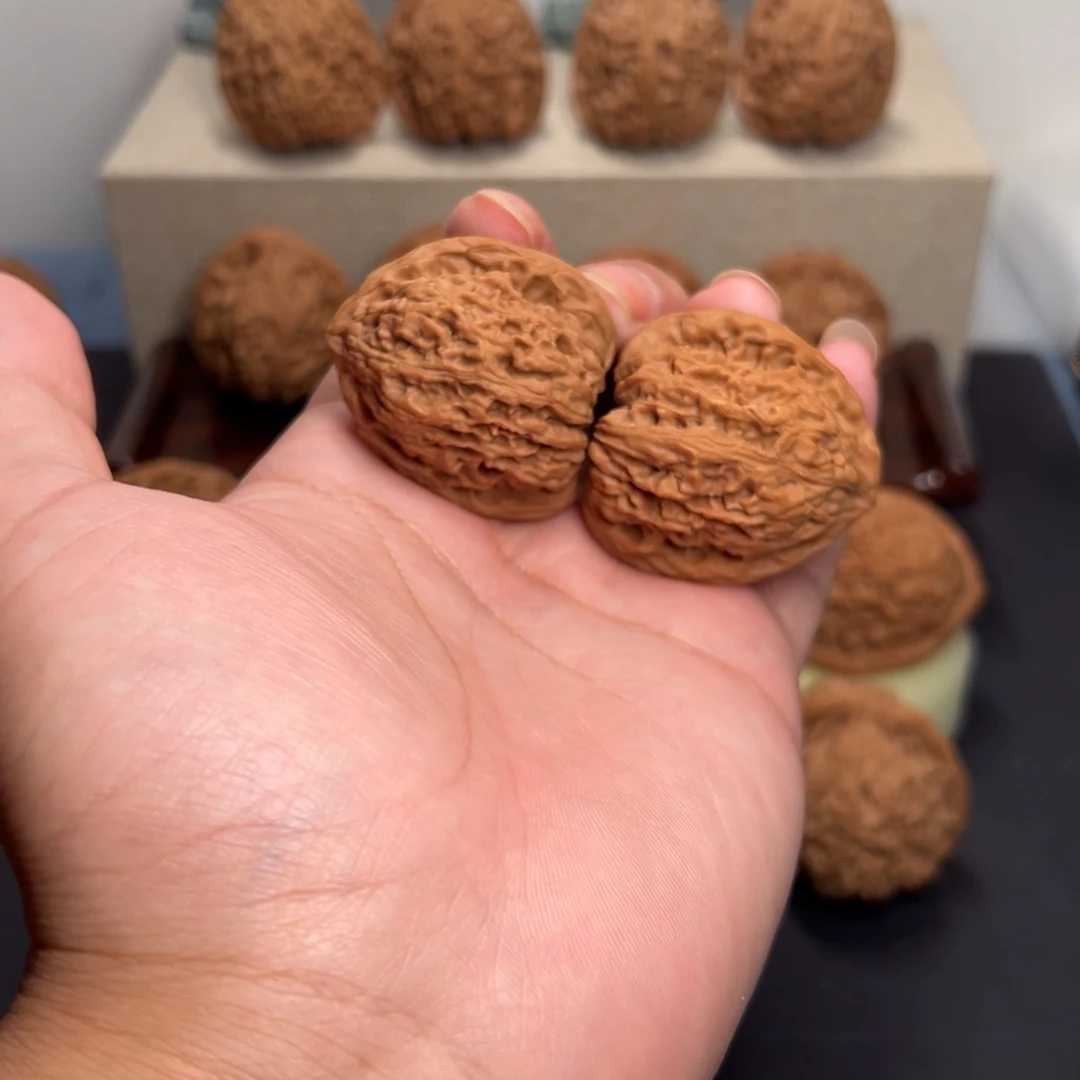 文玩核桃把件37拉丝凹底南疆石全品