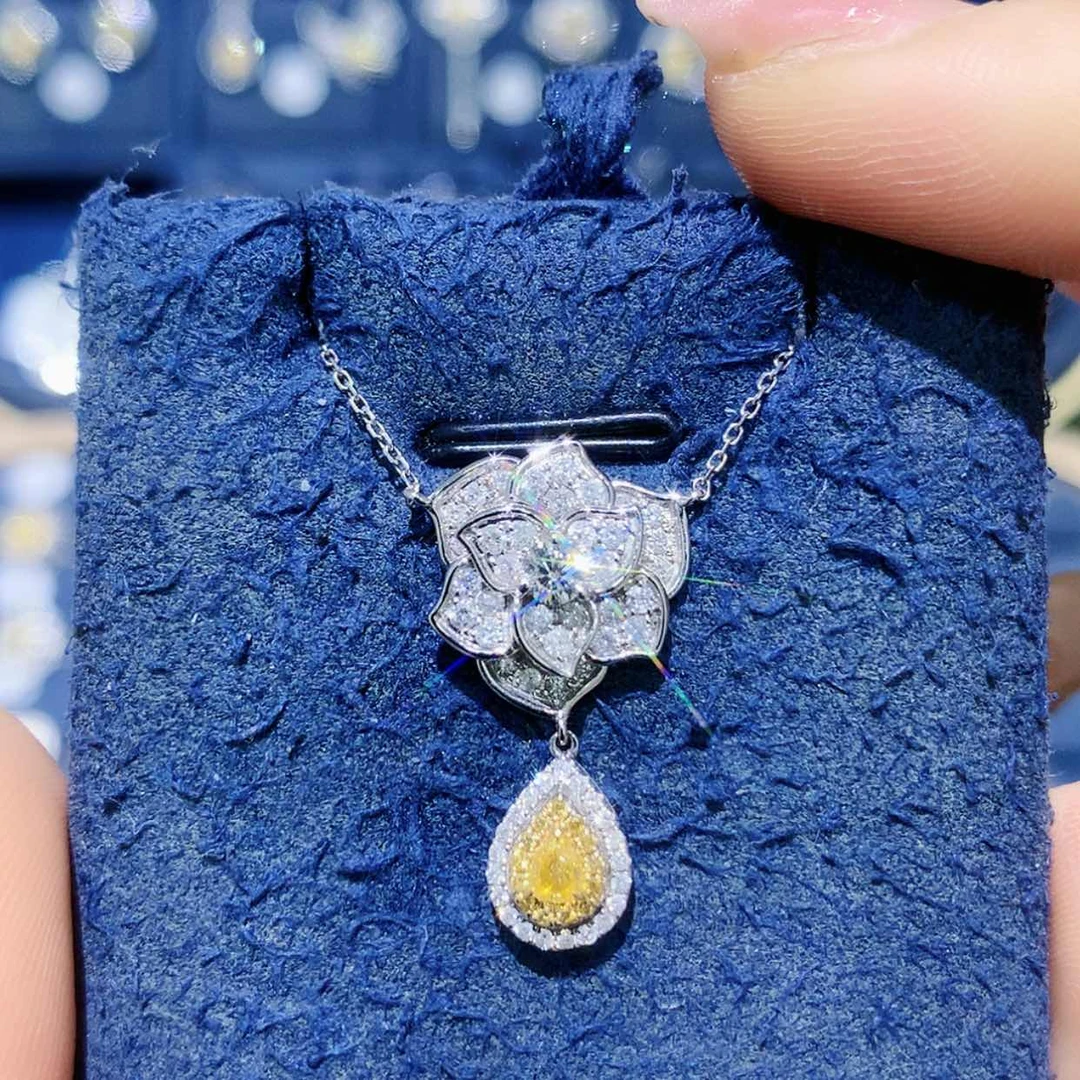 【闪购商品】钻石颈饰18K金镶嵌项链