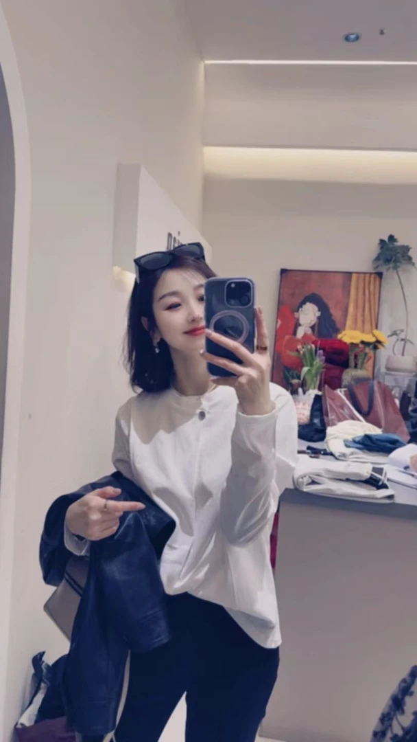 倩倩家扣子设计舒适T恤