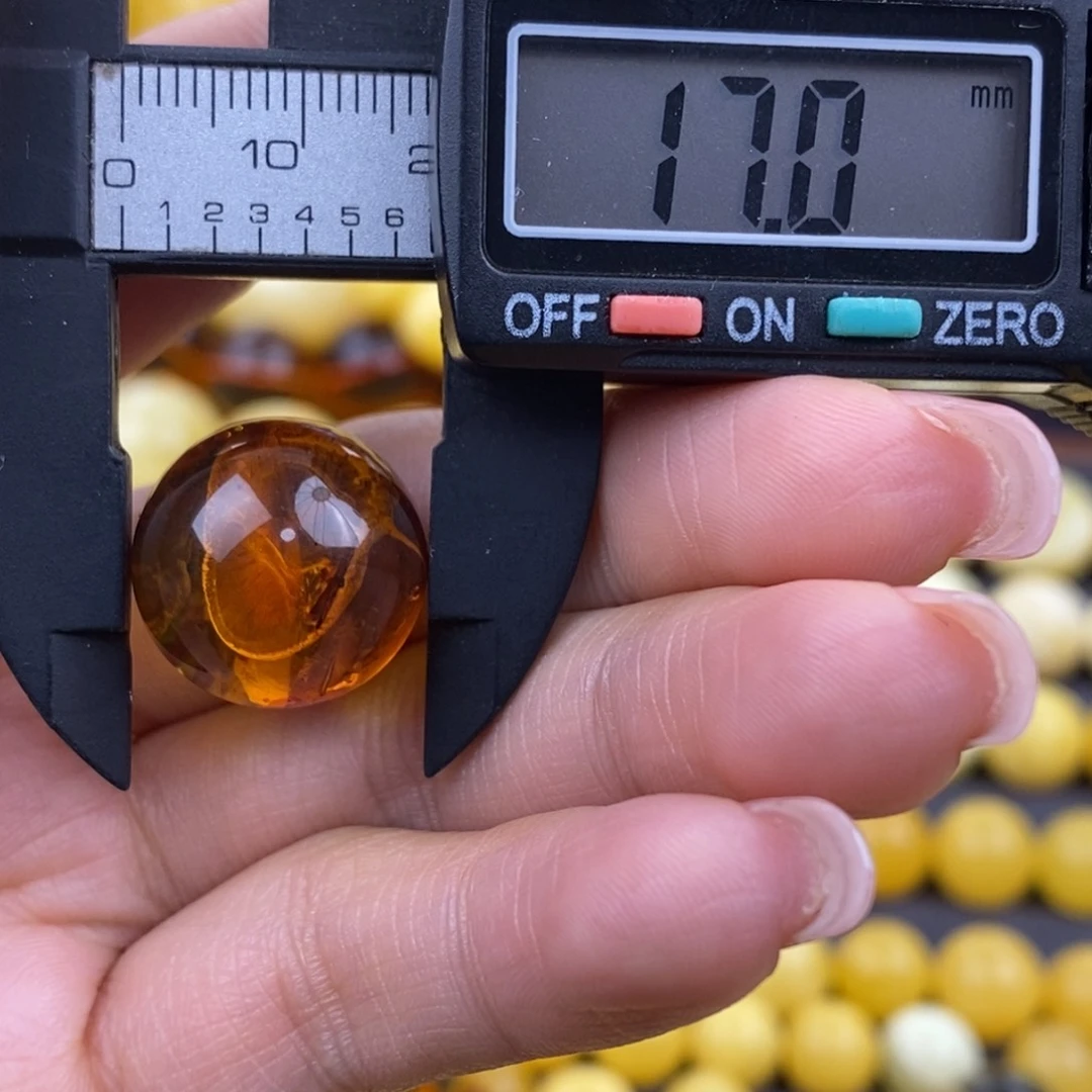 琥珀裸石未镶嵌珠子