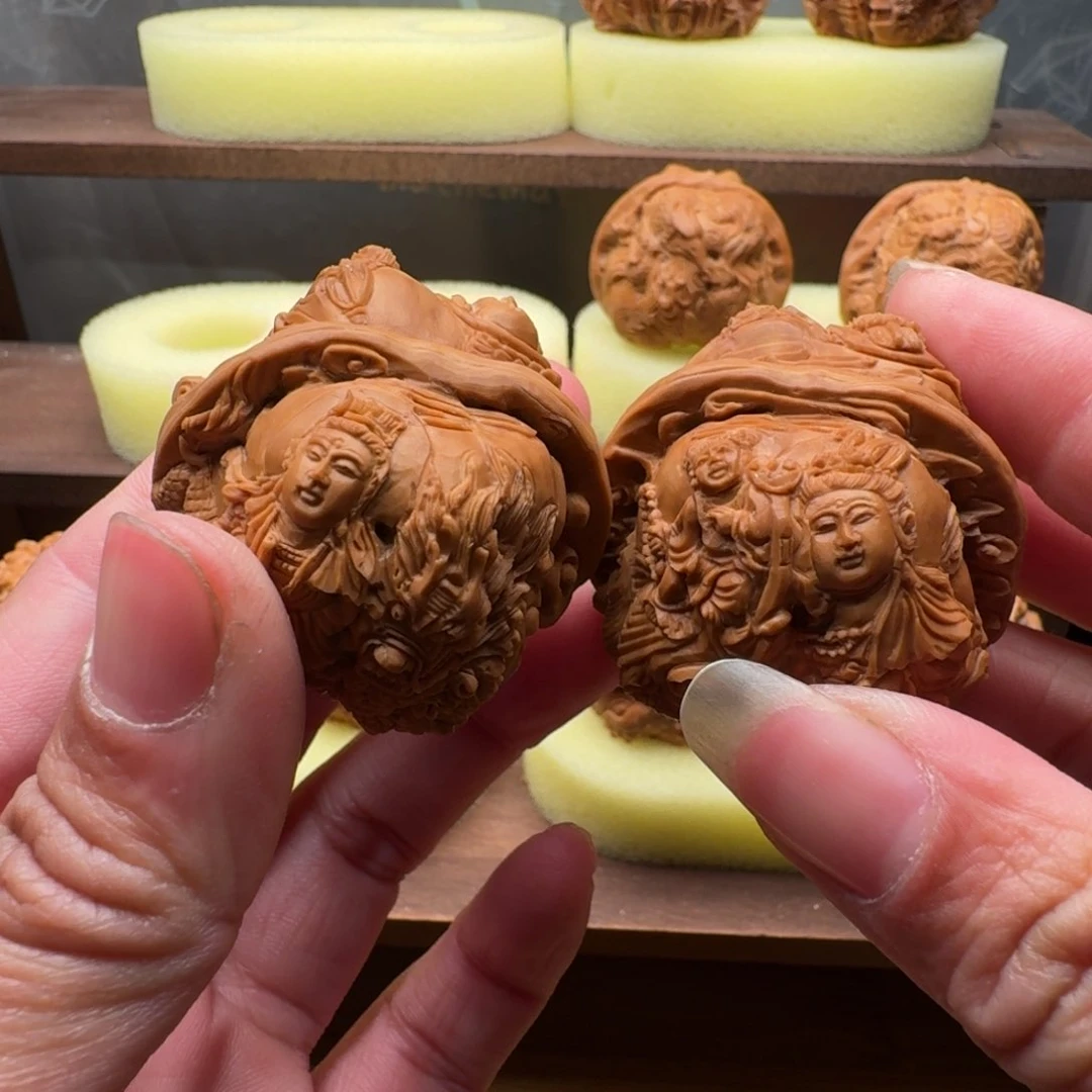 我**人文玩核桃蛤蟆头雕刻四大菩萨