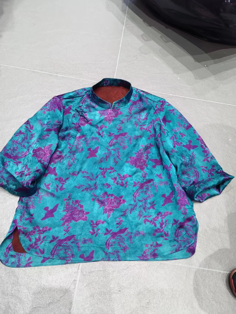 谢美丽-精选蓝底玫紫印花衬衫新中式