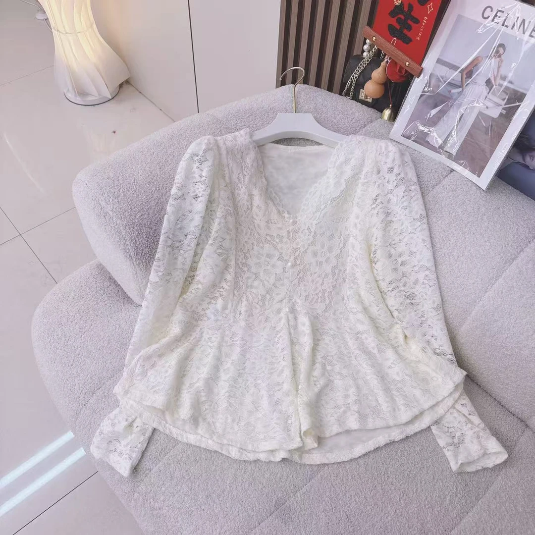 春款长袖蕾丝挂衬小衫内搭外穿都可以洋气减龄裙摆设计打底衫