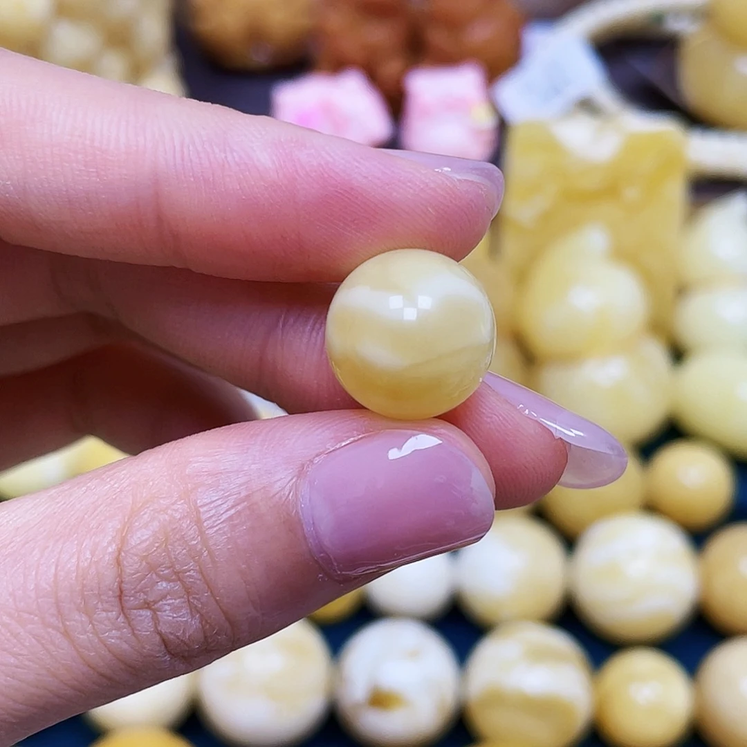 未镶嵌琥珀珠宝奇石13.6mm.圆珠.微瑕