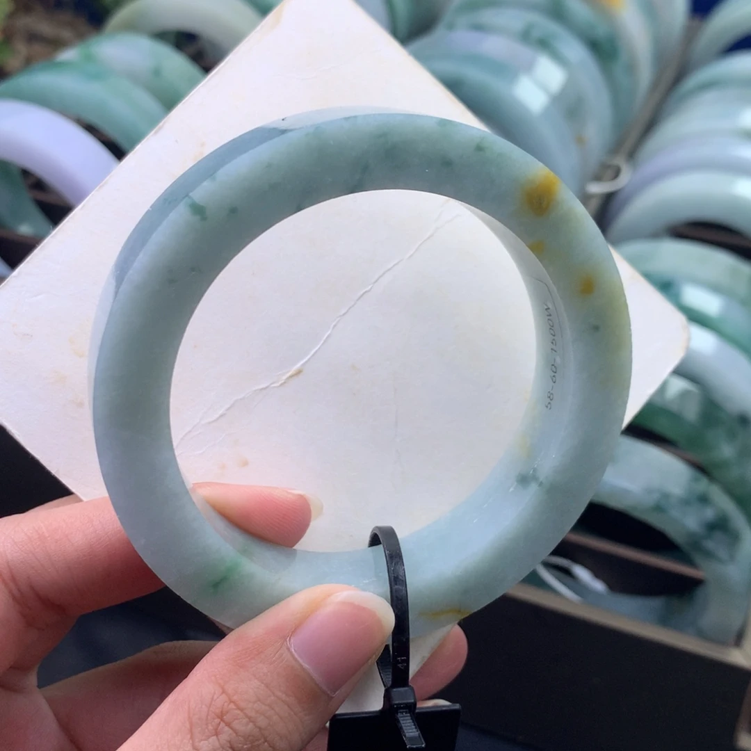 定制翡翠未镶嵌手镯不退不换