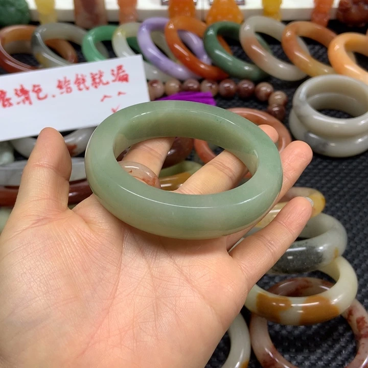 石英质玉未镶嵌手镯