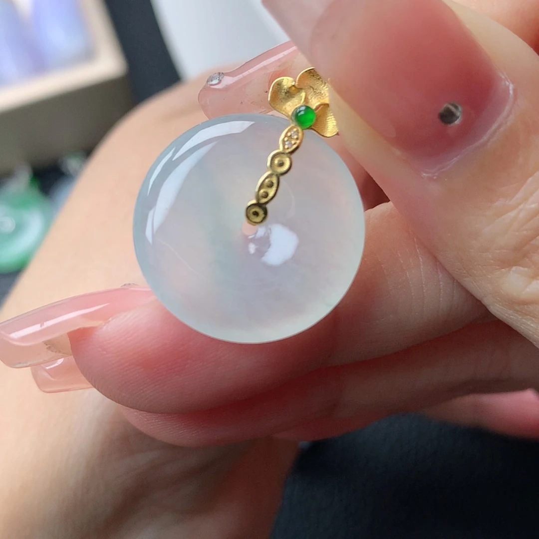 【闪购商品】翡翠18K金镶嵌吊坠(赠链)