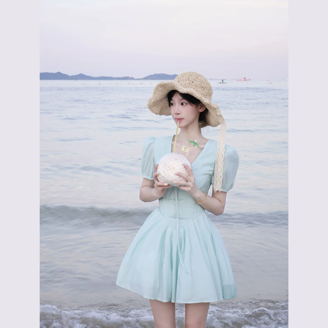 高质量女装轻奢连衣裙夏季小众时尚百搭韩版ins设计感薄款洋气