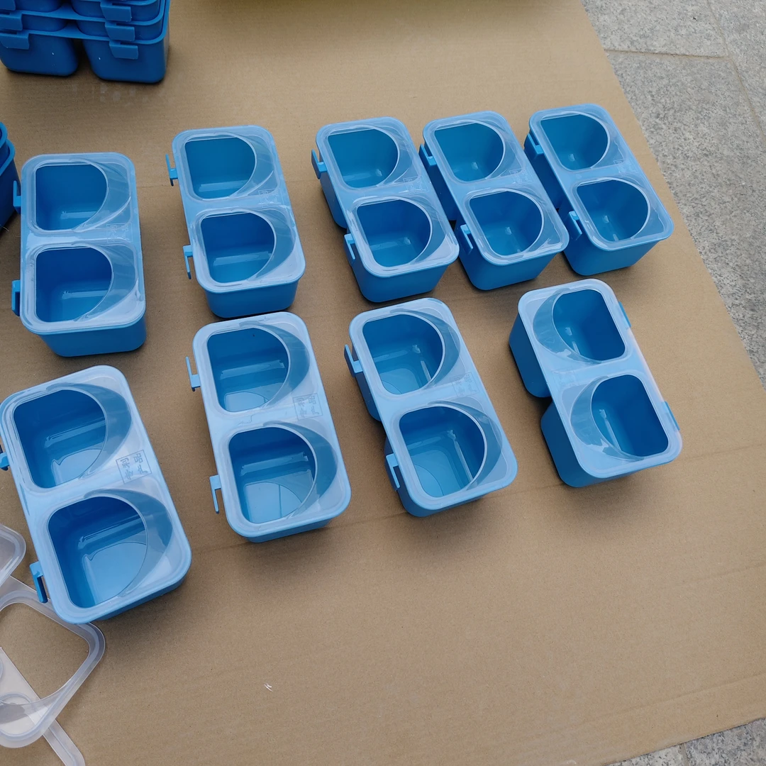 鸽子塑料挂盒 粮食盒 塑料制品 鸽具用品