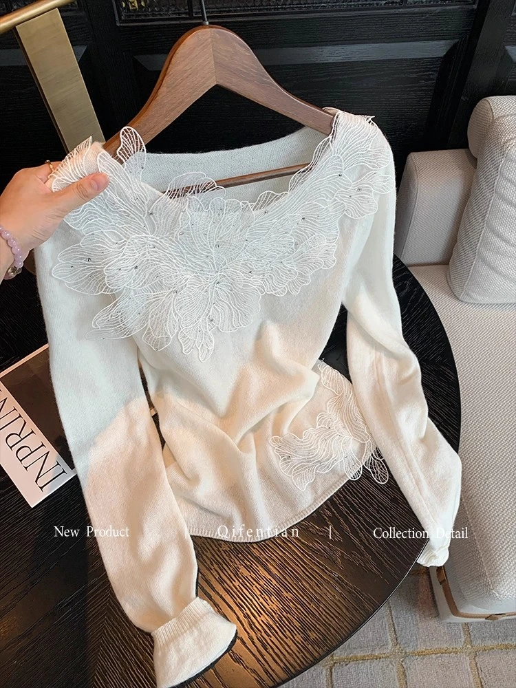 法式立体蕾丝绣花圆领打底衫针织女秋季新款气质修身显瘦内搭毛衣