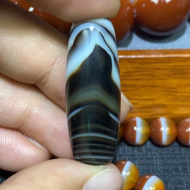 玛瑙/玉髓颈饰未镶嵌我****@