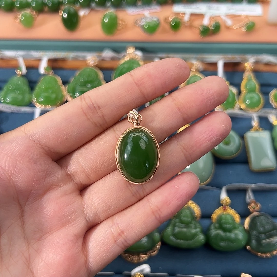 和田玉（碧玉）18K金镶嵌颈饰