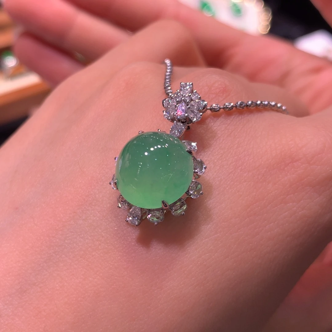 吊坠(不含链)18K金镶嵌翡翠